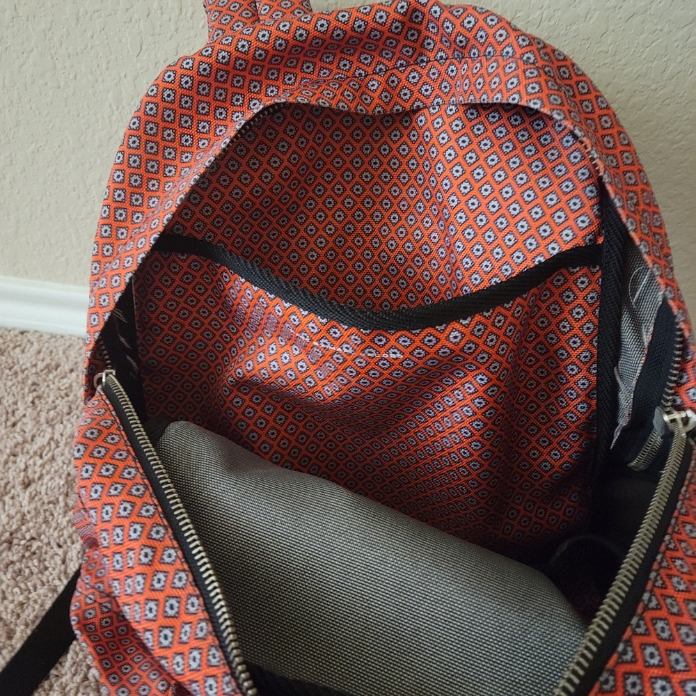 Backpack - Picture 4 of 4